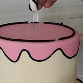 Cakes by Line Shetty on Instagram: "Let me tell you a secret... Comic cakes aren't as hard to make as they look! 🤯 And with my tips, they are even easier 😉👇🏼 ✨️ You need sharp edges and no visible bumps on your buttercream frosted cake. You won't be able to hide any mistakes later. ✨️ I can stress this point enough: GET A FONDANT EXTRUDER! I have tried rolling the black lines by hand, and it's almost impossible to get them all the same thickness... plus, it will take you twice as long! A fondant extruder isn't too costly, and it's definitely worth it. Which brings me to point no 3... ✨️ You have to work fast for a buttercream based comic cake. The buttercream should remain firm while you add the black fondant lines so they don't accidentally get pressed into the buttercream. ✨️Use Buttercream Icing, Comic Cakes, Comic Cake, Frosted Cake, Black Fondant, Black Lines, Long A, Buttercream Frosting, Cake Decoration