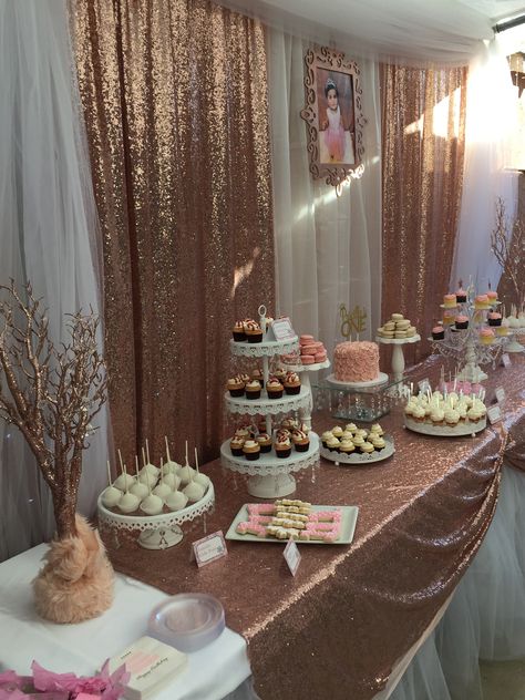 Rose Gold Party Aesthetic, Rose Gold White And Silver Party Decor, Rose Gold Quinceanera Backdrop, Color Schemes For Sweet 16, Rose Gold Sweet Table, Rose Gold And Black Sweet 16 Party Ideas, Rose Gold Party Food, Sweet 16 Sweet Table Ideas, Rose Gold Winter Wonderland Party