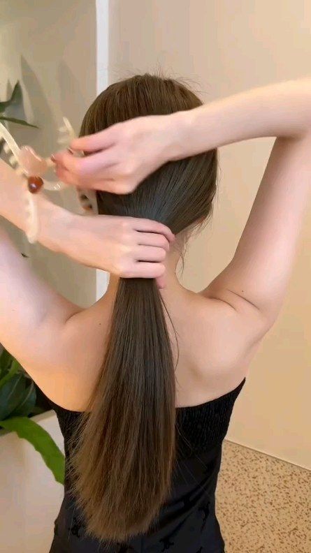 Ansha Sharma | Easy hairstyles 🎀 . . . . #hairstyles #hairideas #hairlove #hairgoals #hairdo #hairstyle #newcreations12 #fyp #india #hairtrends #trend… | Instagram Korean Long Hairstyle, Easy Formal Hairstyles, Hairstyle Design, Half Updo Hairstyles, Formal Hairstyles For Long Hair, Long Hairstyle, Easy Hair Updos, Clip Hairstyles, Hairdos For Short Hair