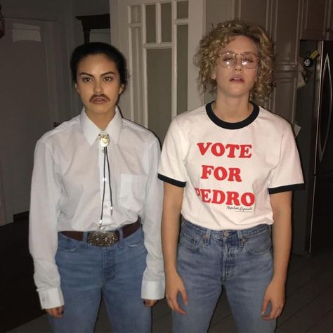 Napoleon Dynamite, Camila Mendes And Lili Reinhart, Riverdale Halloween Costumes, Best Celebrity Halloween Costumes, Camilla Mendes, Celebrity Costumes, Bff Halloween Costumes, Duo Halloween Costumes, Riverdale Funny