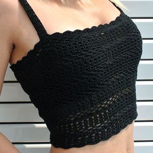 Knitting Summer, Top A Crochet, Crochet Patterns Free Women, Summer Halter Tops, Crochet Tube Top, Crochet Halter Top Pattern, Free Crop Tops, Halter Top Pattern, Summer Top Pattern