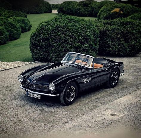 Classic Sports Cars on Instagram: “BMW 507⠀ The ultimate gentleman drive👈⠀⠀⠀ Reposted from: @kenozache⠀ .⠀ [👉Follow @petrolgears For More]⠀ [👉Follow @petrolgears For More]⠀…” Bmw 507 Roadster, Pagani Huayra Bc, Bmw 507, 1950s Car, Roadster Car, Car Amp, High End Cars, Car Accessories For Girls, Performance Engines