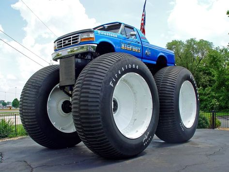 Old Chevy Pickups, Truck Lift Kits, Big Monster Trucks, Heavy Equipment For Sale, Cummins Trucks, Black Truck, Monster Truck Party, Big Wheels, Custom Pickup Trucks