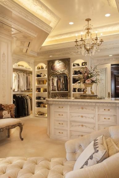 Having a big, organized closet makes getting ready for the day a much more pleasant process. While you don’t have to rock designer duds everyday, or spend a lot on your wardrobe, you can certainly hang your clothes in a closet fit for a king or queen to keep them in good condition while streamlining your daily routine. Plus, for homeowners, making permanent installations may help increase the value of your home. Elegant Dressing, Beautiful Closets, Decor Ikea, Dream Closets, Versace Home, غرفة ملابس, Closet Inspiration, Room Closet, Closet Designs