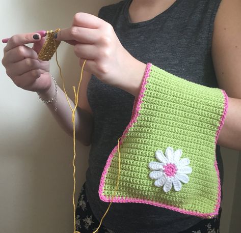 Just Pootling Crochet On The Go Bag, Crochet Yarn Buddy Free Pattern, Crochet Work Bag, Crochet Travel Bag, Yarn Buddy, Travel Crochet, Club Crochet, Crochet Travel, Crochet Project Bag