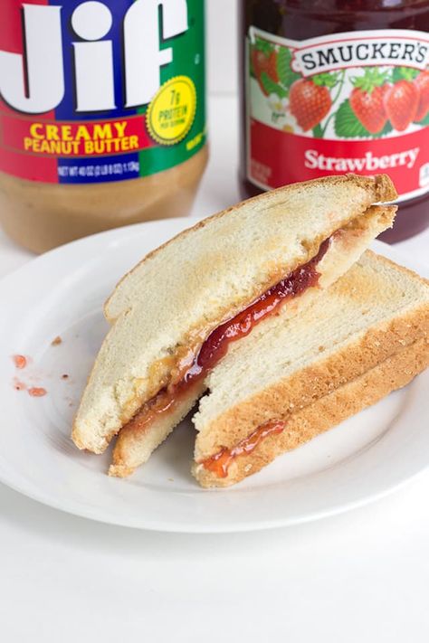 Toasted Peanut Butter and Jelly Sandwich - peanut butter, jam, butter, and two slices of toasted bread thrown together to make the perfect lunch sandwich [ad] Essen, Tennis Competition, Marajuana Recipes, Jam Butter, Childhood Food, Peanut Butter Jelly Sandwich, Health Lunch, Florida Project, Peanut Butter And Jelly Sandwich