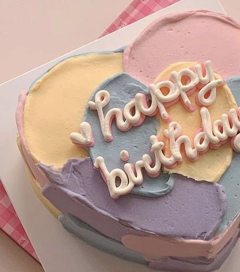 Cake Minimalist, Pastel Cakes, Simple Cake Designs, Simple Birthday Cake, Läcker Mat, Happy Birthday To Me, Think Food, Pretty Birthday Cakes, Cute Birthday Cakes