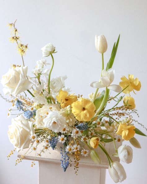 Iris And Fig, White Arrangement, Tulip Wedding, Spring Floral Arrangements, Spring Wedding Flowers, Yellow Wedding, Seattle Wedding, Table Flowers, Arte Floral