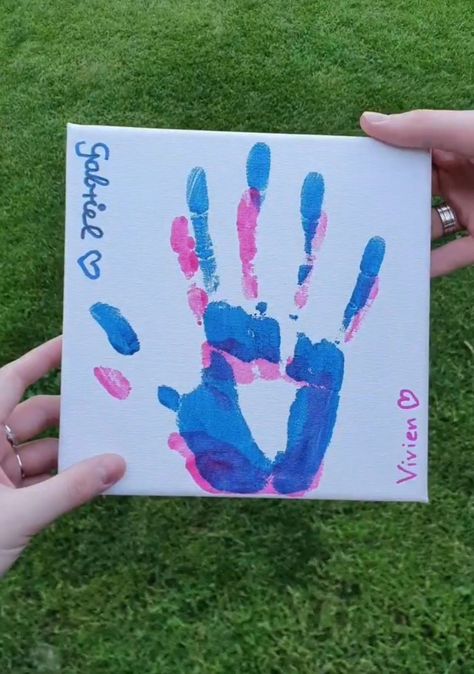 Hands On Canvas Couple, Couple Hand Painting Canvas Ideas, Couple Hand Print Painting Canvas, Cute Couples Paintings Canvases, Painting Ideas Hands, Hand Canvas Painting Couple, Canvas Hand Print Ideas Couples, Couples Hand Print Painting, Hand Print Couple Painting