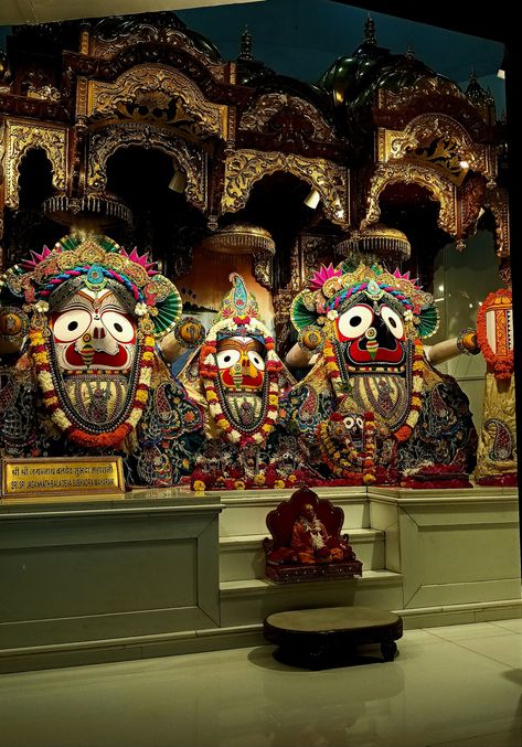 📍ISKCON, Ujjain Radha Ji Painting, Jagannath Subhadra Balaram, Lord Jagannath Paintings, Jagannath Bhagwan, Krishna Pfp, Jagannath Lord Wallpapers, Radha Krishna Iskcon, Lord Govinda, Bff Pfp Matching Aesthetic