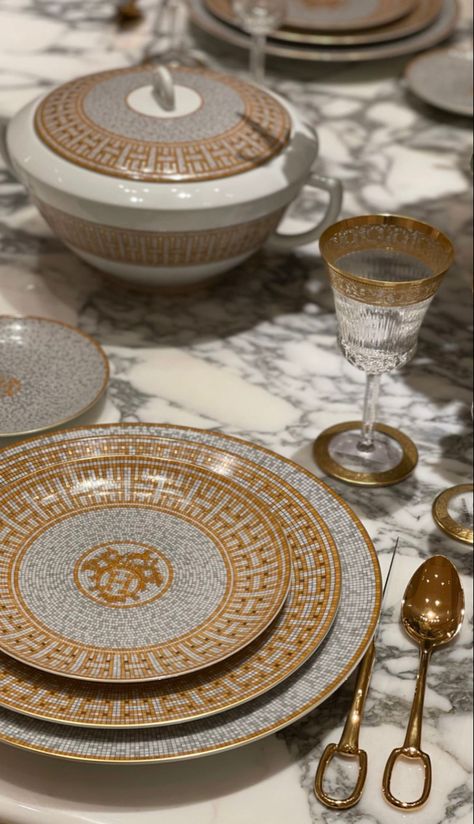 Dinnerware Sets