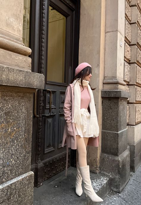 Hyper Girly Outfits, Feminine Rainy Day Outfit, Black And Pink Winter Outfit, Croquette Outfits Winter, Coquette Fashion Winter, Pink Outfit Ideas Winter, Plazacore Outfits, Easy Fashion Outfits, Classy Pink Outfits