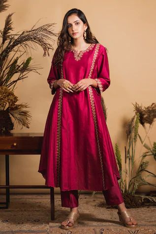 Couture, Haute Couture, Silk Kurta Sets For Women, Plain Silk Suit Designs, Silk Kurta Designs Women, Silk Kurta Designs, Winter Suits For Women, Magenta Suit, Silk Kurta Set