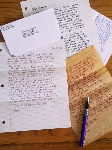 In the digital age, it's easy to forget the joy of writing letters. Old fashioned mailis fun and a wonderful way to stay in touch, so why not do it? Mail Art, Emily Dickinson, Handwritten Letter, Aesthetic Letters, Writing Letters, Pen Pal Letters, Handwritten Letters, Snail Mail, Valentine's Day Diy