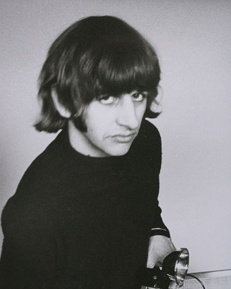 Ringo Starr Funny, Colorized Historical Photos, Ringo Star, Beatles Funny, Beatles Cartoon, Richard Starkey, Beatles Ringo, Bug Boy, Great Pic