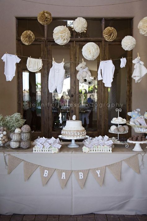I like how classic it looks. I don't know about the items that are hanging but I like the color scheme too. We could add some pastel colors and still look classy. Burlap Baby Showers, Diy Decorating Ideas, Deco Baby Shower, Babyshower Party, Idee Babyshower, Baby Shower Vintage, Shower Bebe, Shower Inspiration, Baby Shower Inspiration