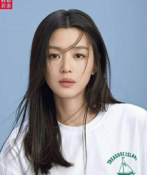 Happy 36th birthday to the lovely actress Jun Ji Hyun (a.k.a: Gianna Jun) (Born: Wang Ji Hyun).  She rose to fame for her role as The Girl in the romantic comedy "My Sassy Girl" (2001), one of the highest-grossing Korean comedies of all time. Other notable films include "Il Mare" (2000), "Windstruck" (2004), "The Thieves" (2012), "The Berlin File" (2013) and "Assassination" (2015). Jason Momoa, Jun Ji Hyun, Jung So Min, Ji Hyun, Kim Woo Bin, Song Hye Kyo, Gorgeous Body, 짧은 머리, Asian Celebrities