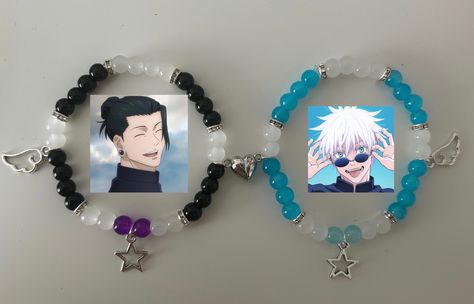 🤍Gojo x Geto Matching Bracelet 🤍 materials: * plastic * beads Info: 🐚all accessories are handmade by me!! 🐚all items are made to order, so please allow 1-3 business days for shipping.  🐚all sales are final so I do not accept returns, but please do contact me if items are damaged Hunter X Hunter Bracelet, Jujutsu Kaisen Bracelet, Jjk Bracelet, Anime Bracelet Ideas, Gojo Bracelet, Anime Bead Bracelet, Matching Bracelet Ideas, Bracelet Ideas Beaded, Anime Bracelet