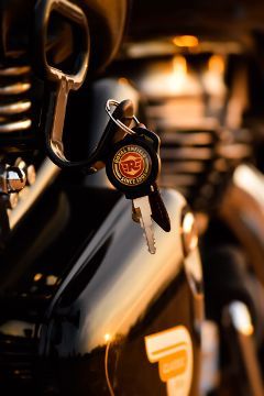 Royal Enfield : Made Like A Gun🔫 Goes Like A Bullet... Royal Enfield Stickers, Royal Enfield Hd Wallpapers, Royal Enfield Logo, Royal Enfield Classic 350cc, Classic 350 Royal Enfield, Royal Enfield Wallpapers, Royal Enfield India, Royal Enfield Accessories, Royal Enfield Modified