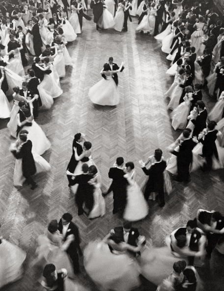 * Opening waltz at 'Philharmonikerball', ball of the Vienna Philharmonic Orchestra. Photography. 1959. (Photo by Imagno/Getty Images) Ball Room Aesthetic, Waltz Aesthetic, Ballroom Dancing Aesthetic, Orchestra Photography, Vienna Ball, 1900s Aesthetic, Ballroom Aesthetic, Ball Dancing, Vienna Opera