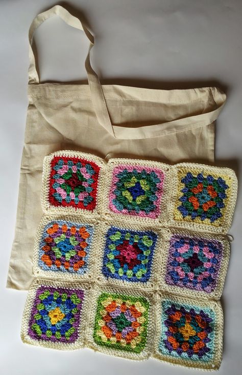 Sac Granny Square, Gingerbread Lady, Crochet Purse Pattern Free, Mode Crochet, Granny Square Bag, Bag Pattern Free, Crochet Market Bag, Crochet Handbags Patterns, Handbag Pattern