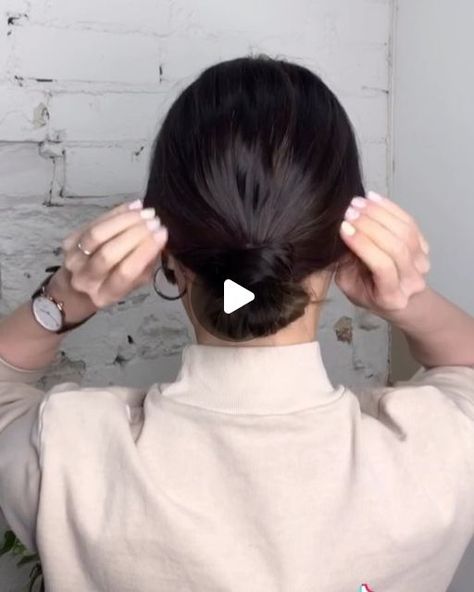 Mᴇʟʙᴏᴜʀɴᴇ Hᴀɪʀsᴛʏʟɪsᴛ Sᴜɴɴʏ on Instagram: "Low bun for medium hair🤍 @jisu_sunny @jisusalon _  easy low bun tutorial when I had shorter hair, still love this style😊🙌🏻 . . . . . . . . #hairtutorial #lowbunhairstyle #hairstyling #melbournehairdresser #mediumhairstyles #melbournehairsalon #hairvideo #멜번미용실" Low Bun Tutorial Medium Hair, Easy Bun Wedding Hair, Easy Bun Tutorial For Medium Hair, Low Bun Hairstyles How To, Low Bun Hairstyles Medium Hair, Medium Hair Low Bun Tutorial, Slick Low Bun Short Hair, Bun For Medium Hair Tutorial, Low Messy Ponytail Tutorial