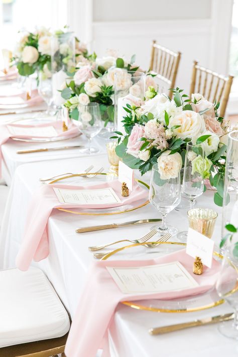 Ivory Gold Wedding, Pink Table Settings, Wedding Table Pink, Wedding Reception Details, Blush Gold Wedding, Gold Wedding Reception, Tafel Decor, Pink Wedding Inspiration, Pink Napkins