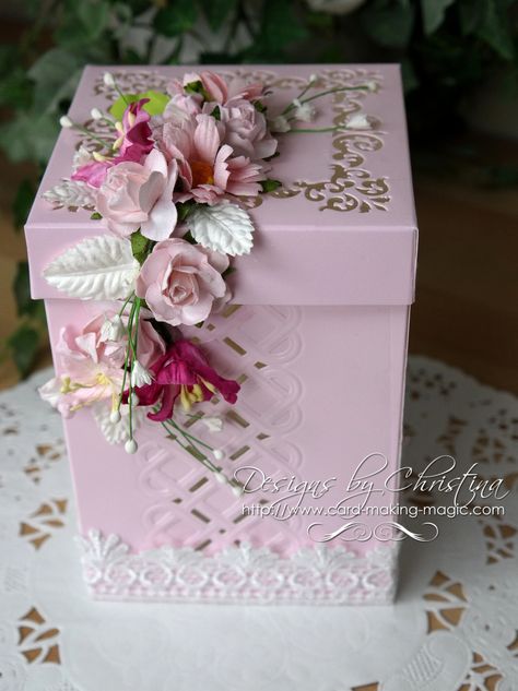 Decorated Boxes Ideas Gift, Box Decorations Ideas, Pretty Boxes Decor, Decorated Gift Boxes, How To Decorate A Box Ideas, Decorating Gift Boxes, Handmade Gift Boxes Ideas, Wedding Gift Box Ideas, Gift Box Decorating Ideas