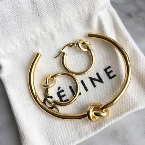 #fashion #look #earrings #celine #trendy Celine Aesthetic, Celine Jewelry, Celine Bracelet, Celine Earrings, Gold Hoops Earrings, Dior Bracelets, Lux Fashion, Pretty Jewelry Necklaces, Hoop Earrings Style