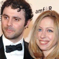 Chelsea Clinton's Marriage Just Gets Weirder and Weirder Obama Sisters, Malia And Sasha, Sasha Obama, Malia Obama, Alaskan Bush People, Kelly Preston, Chelsea Clinton, Popular Baby Names, Living Off The Land