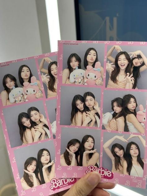 Photobooth Friends, Photobox Pose, Cinnamoroll Sanrio, Photo Signature, Group Picture Poses, Sisters Photoshoot Poses, Friendship Photoshoot, Photobooth Pictures, Friend Pictures Poses