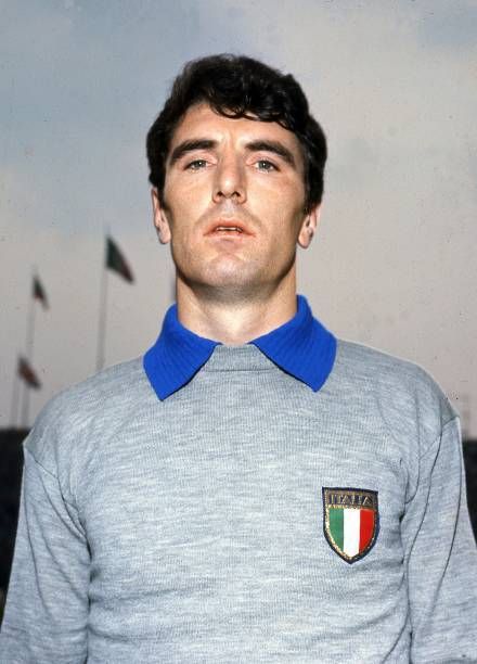 Italy Poses, Pat Jennings, Gigi Buffon, Dino Zoff, Good Soccer Players, Goalkeeper Gloves, James Rodriguez, Football Photos, World Star