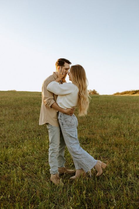 Ramona Grasslands Engagement Session | San Diego Wedding Photographer | Casual Engagement Photos | Engagement Outfit Inspiration | Summer Engagement Session | So Cal Engagement Pictures Christian Couple Engagement Photos, Beige Engagement Photos, Wedding Casual Photoshoot, Fall Engagement Shoot Outfit Ideas, Engagement Shoot Outfits Fall, March Couple Photoshoot, Engagement Pictures Mens Outfit, Field Engagement Photos Outfits, Engagement Photos Denim And White