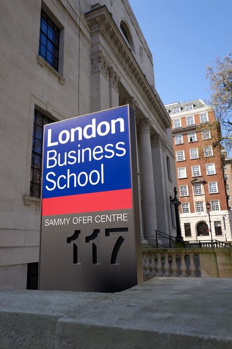 Oxford Business School, Wharton Business School Aesthetic, London University Life, London Business School Aesthetic, Studying In London Aesthetic, London School Of Economics Aesthetic, International Business Student Aesthetic, University Of London Aesthetic, Grad Motivation