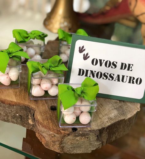 Jurassic Park Theme Birthday Party, Dinosaurs Birthday Party Ideas, Dino Bebe, Festa Jurassic Park, Jurassic Park Birthday Party, Dinosaur Birthday Theme, Jurassic Park Birthday, Dinosaur Birthday Party Decorations, Dinosaur Themed Birthday Party