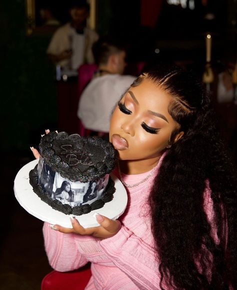 Birhday Cake, Black Cupcake, Bday Pics, Black Cupcakes, Woman Makeup, Birthday Pics, Black Photography, National Holidays, Makeup For Black Women