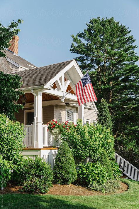 Flag On Front Porch, Porch Landscape, Front Porch Landscape, Vintage Americana Aesthetic, America Flag Wallpaper, Life In Usa, American Wallpaper, Americana Aesthetic, Porch Landscaping