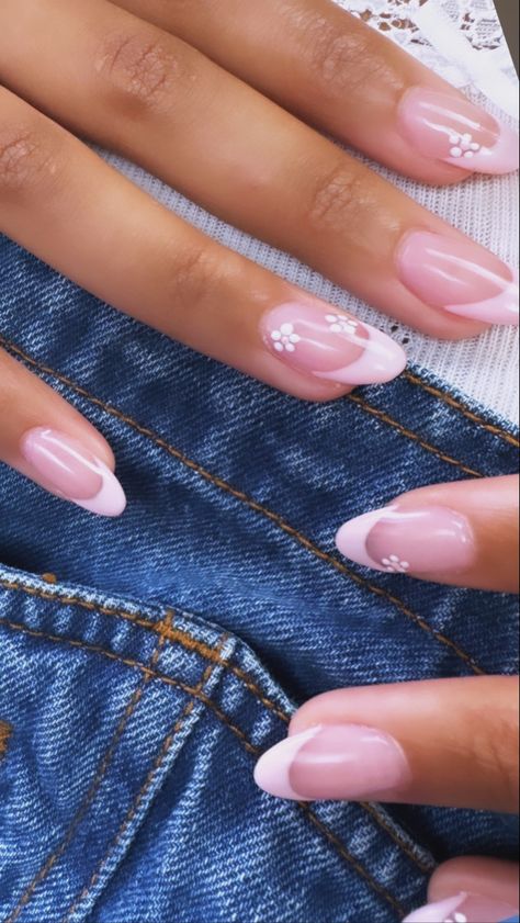 Simple Nail Designs With French Tip, Natural Nails Designs French Tip, Simple And Cute Nails Ideas, Almond French Tip Nail Design, Pink French Tip Nails Almond With Flowers, Flower Natural Nails, French Tip Nails With White Flowers, Colorful French Tip Nails With Flowers, Flowery French Tip Nails