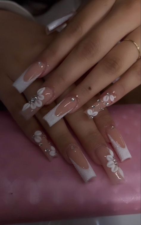 White Glitter French Tip, French Tip With Gems, Acrylic Nails 3d, Glitter French Tip, Acyrlic Nails, Quinceanera Nails, Girly Acrylic Nails, Nails 3d, Squoval Nails
