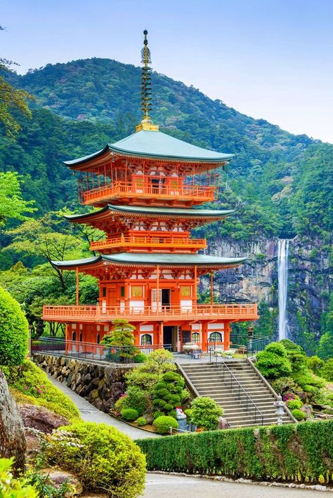 Nachi Falls, Japan Pagoda, Places To Visit In Japan, Architecture Photography Buildings, Japan Temple, Tokyo Streets, Japanese Shrine, Japanese Tea Garden, Chinese Temple