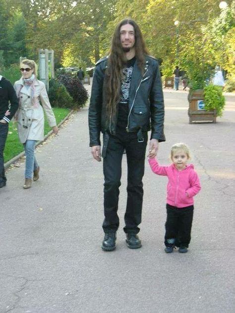 Perfect dad Metalhead Guy, Dad Outfits, Alternative Subcultures, Gothic People, Goth Kids, Vampire Goth, Doll Aesthetic, Dad Fashion, Ideal Boyfriend