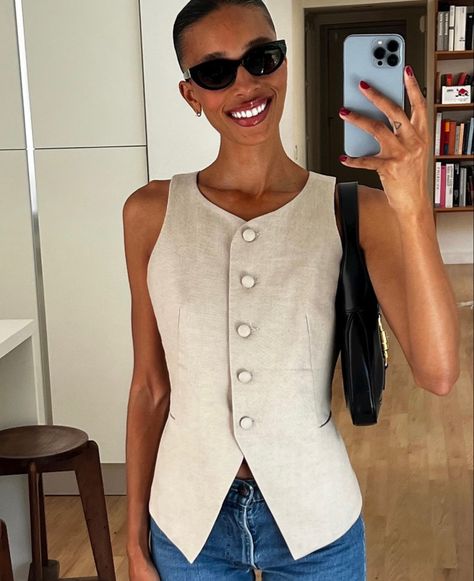 Woman Vest Outfit, Tylynn Nguyen, Vest Outfits For Women, Linen Pants Outfit, Design Moda, Vest Fashion, Jeans Skirts, Fashion People, Vest Outfits