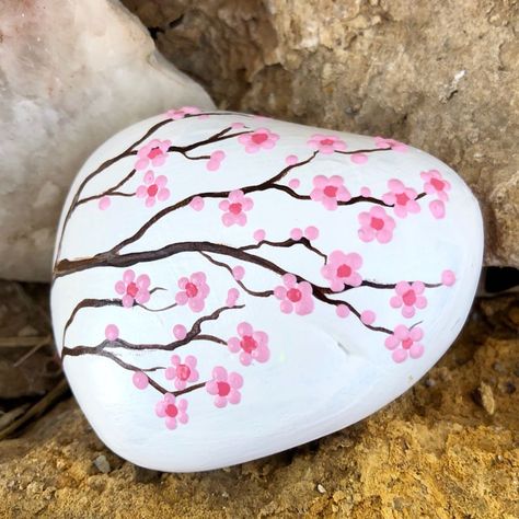 Boulders Landscaping, Rock Painting Flowers, Diy Rock Art, Cherry Blossom Painting, Landscaping With Boulders, Mandala Painted Rocks, Stone Art Painting, Landscaping With Large Rocks, Painted Rocks Kids