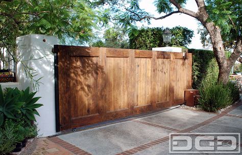 Spanish Garage, Automatic Driveway Gate, Wood Gates Driveway, Automatic Gates Driveways, Door Projects, Fence Stain, Gate Ideas, Wood Gate, Front Yard Fence