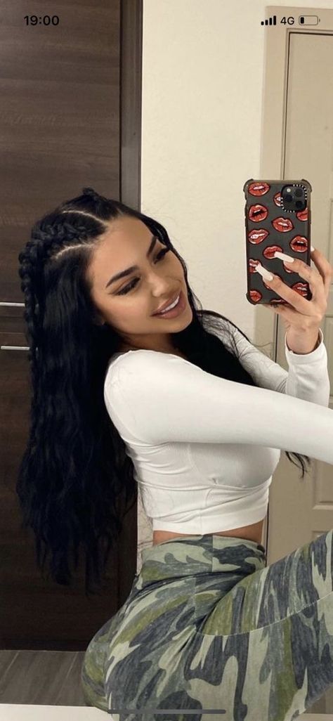 Fair Date Hairstyle, Braiding Over Vs Under, Cute Braids For Latinas, Long Unique Hairstyles, Half Up Half Down Hairstyles Two Ponytails, Quick Cute Hairstyles Shoulder Length, Baddie Medium Hairstyles, Cute Braided Hairstyles For White Women, Braids Hairstyles For Straight Hair