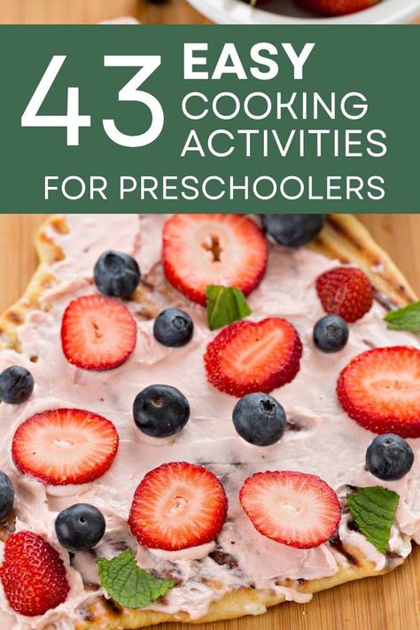 easy no bake recipes for kids featuring a fruit pizza that's healthy and simple recipes kids can make Healthy Food Projects For Preschoolers, Simple Cooking Activities For Preschool, Cooking In Classroom Preschool, Easy Cooking Recipes For Preschoolers, Pre K Baking Activities, Nursery Cooking Activities, Easy Cooking Class Ideas, No Cook Preschool Recipes, Cooking Kindergarten Activities