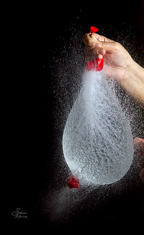 Motion Photography, Rauch Fotografie, Speed Photography, Movement Photography, Shutter Speed Photography, High Speed Photography, Water Balloon, Shutter Photography, Splash Photography