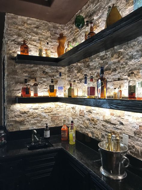 Rustic Modern Bar Ideas, Bar On Wall Ideas, Modern Bar Basement, Rustic Home Bar Ideas, Bar Island Ideas, Bar Room Ideas In House, Home Bar Lighting, Coffee Bookstore, Bar Top Ideas