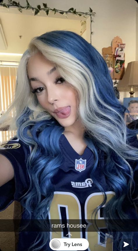 Level 8, Blonde And Blue Hair, Split Dyed Hair, Hair Color Streaks, Dyed Hair Inspiration, Idee Cosplay, Pretty Hair Color, Hair Stylies, Hair Dye Colors