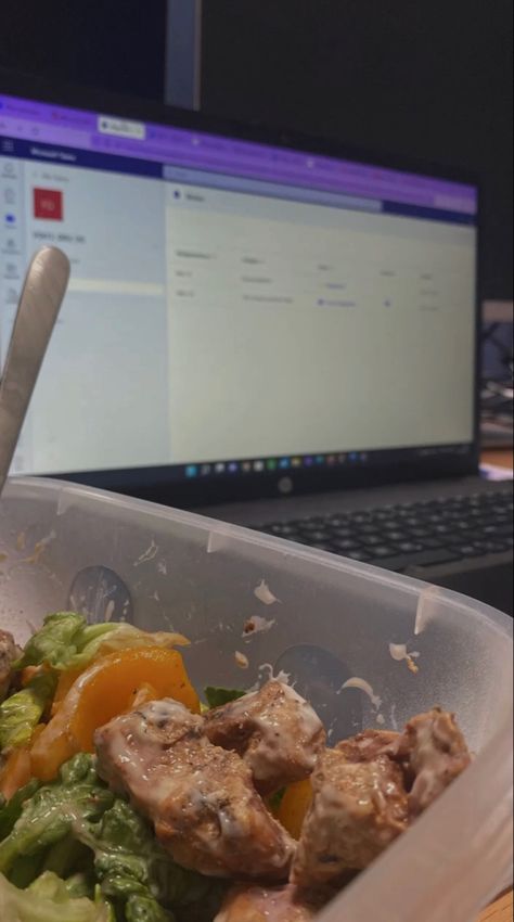 #food #salat #work #office #laptop #story #fakestory #fake #instagram #snap #snapchat Lunch At Work Snapchat, Essen, Snapchat Lunch Story, Hospital Work Snapchat, Fake Office Story, Office Lunch Snapchat Stories, Office View Instagram Story, Fake Work Snaps, Lunch Date Snapchat Story